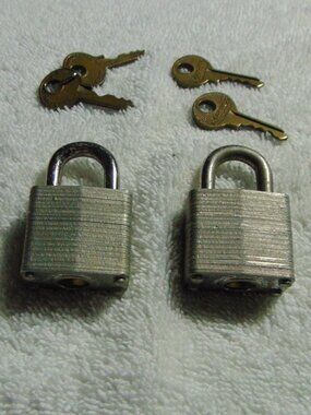 Vintage Master Lock Padlocks with different keys, No. 7, 1969